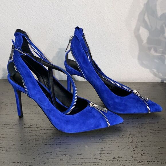 ❤️BRAND NEW! Gianni Bini Tatum Zipper Detail Cut-Out Pumps - Picture 2 of 8